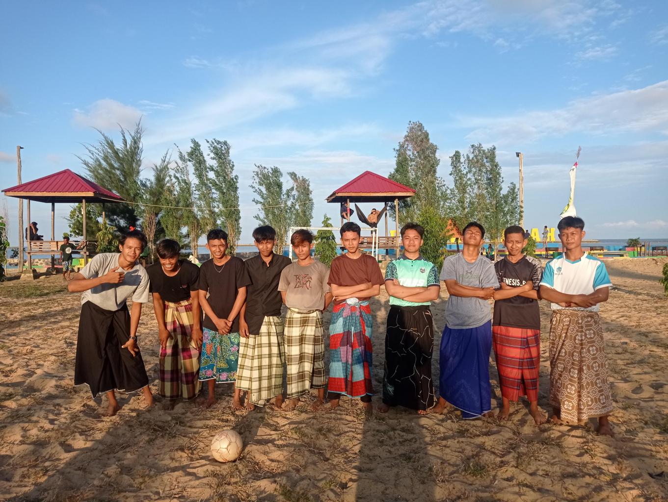Sepak Bola Sarung
