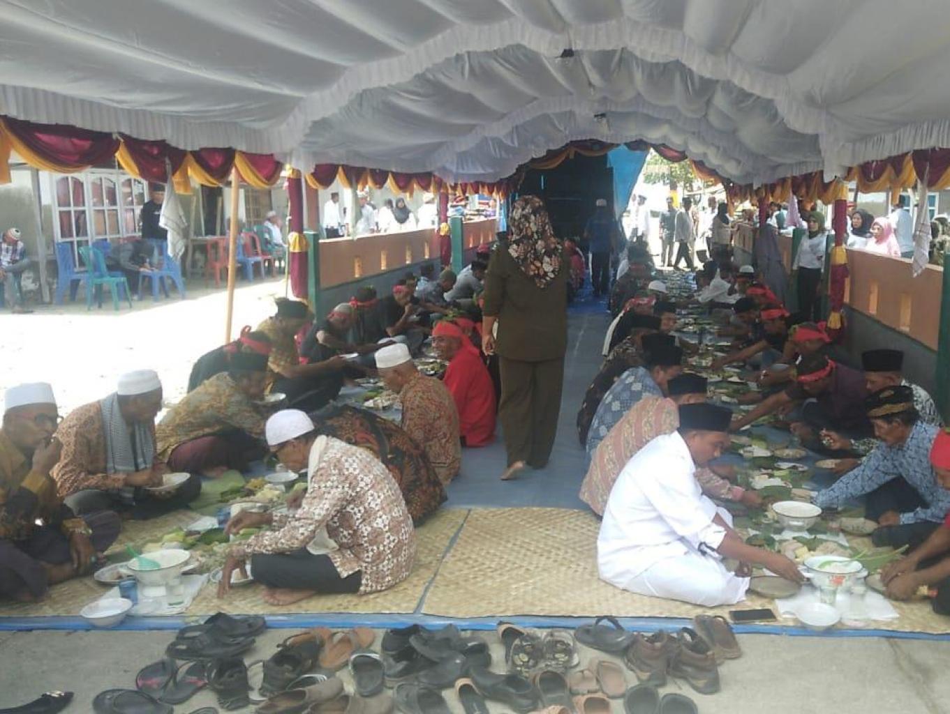 Taplak adat lamae