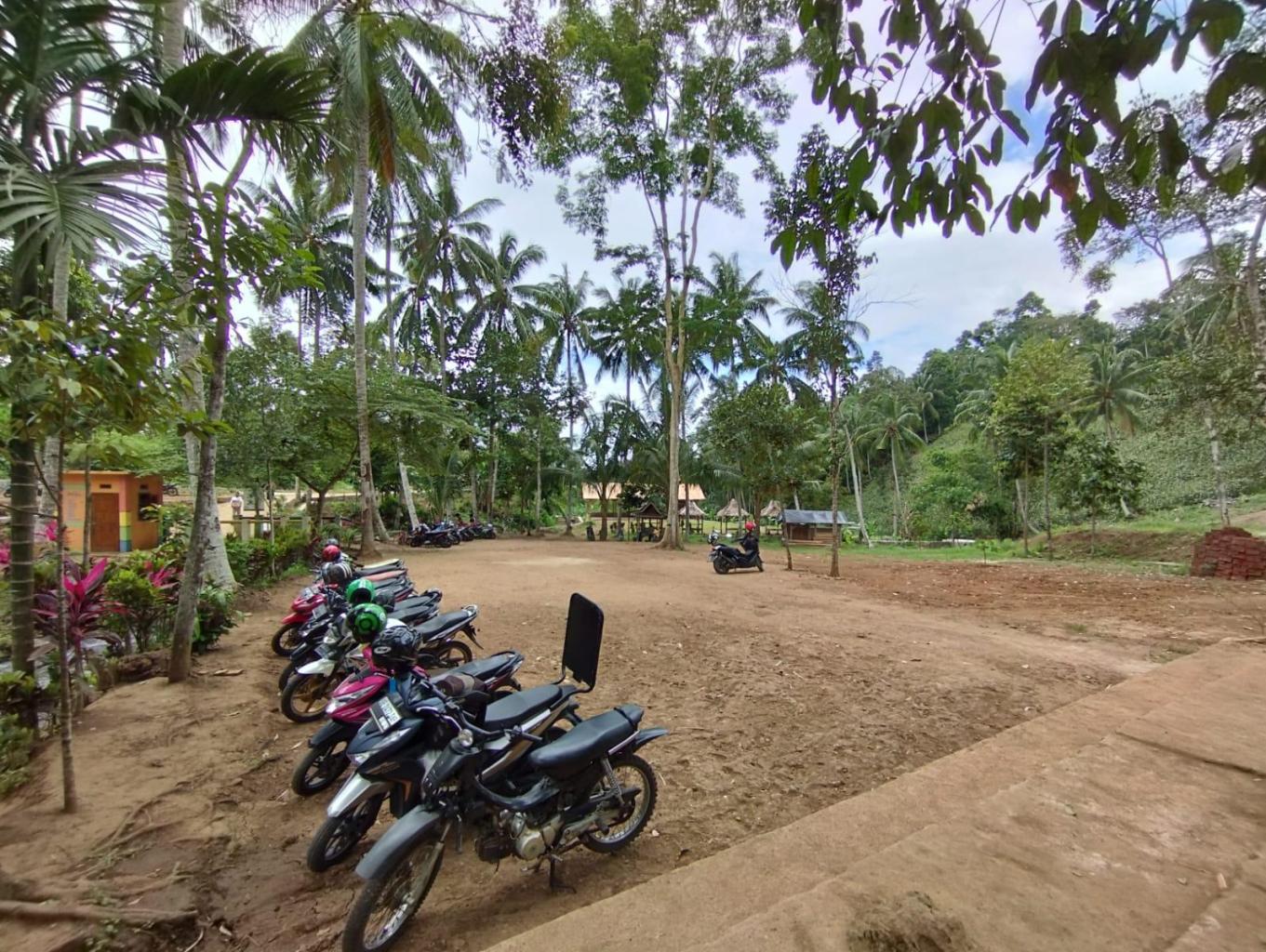 Parkir Motor dan mobil 