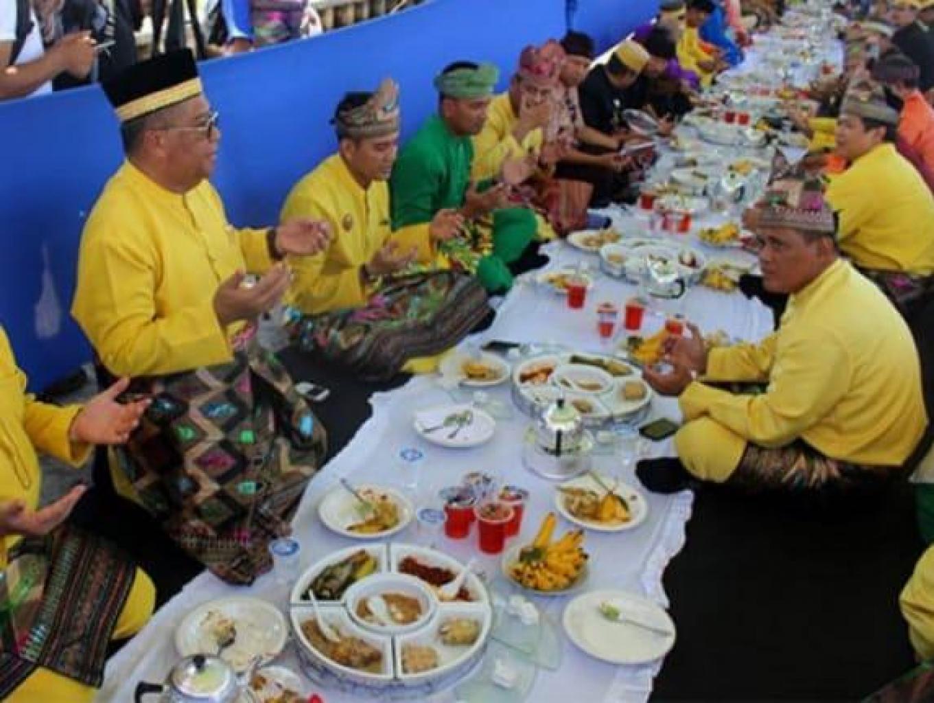 Makan Saprah