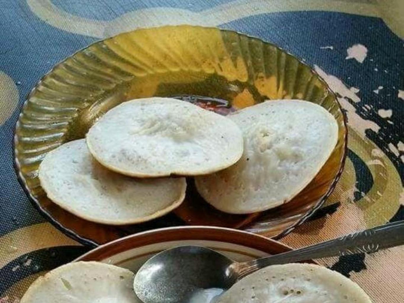 Apam Kuah Penat