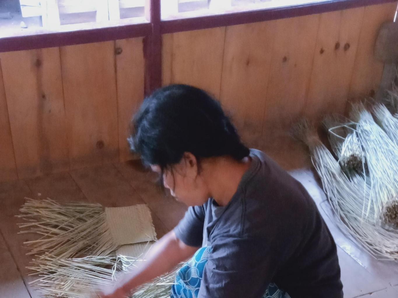 Anyaman tikar toraja
