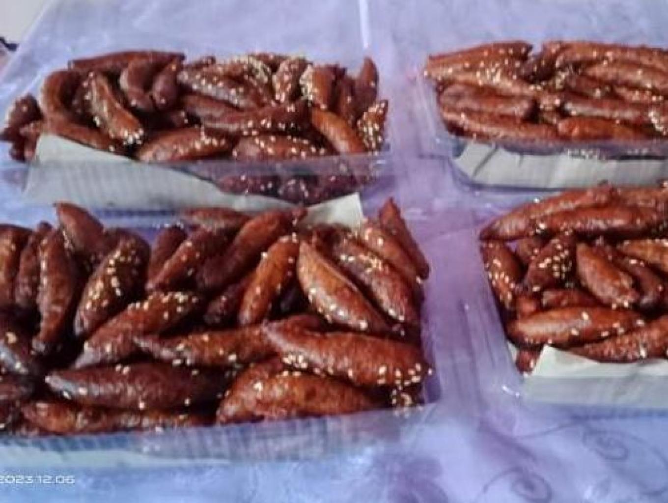 Kue tori' (kue khas Toraja)