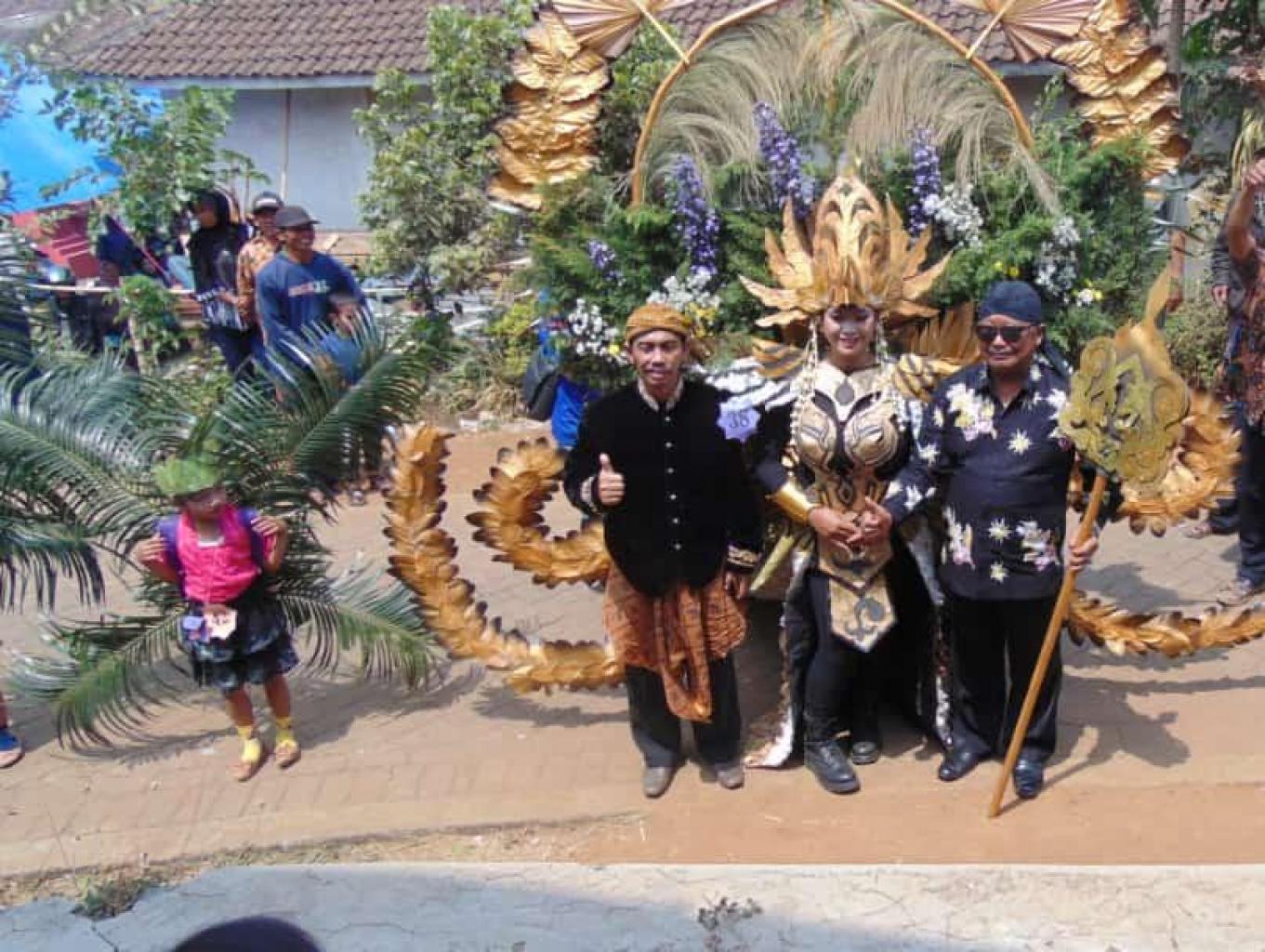 Arjuno Fashion Carnival ( Kontes Kostum Berbahan Organik )