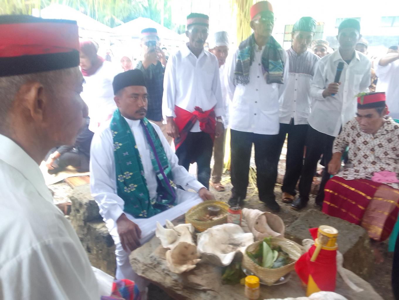 Proses Pengukuhan Adat Upu Henakanama Tumalehu Barat 