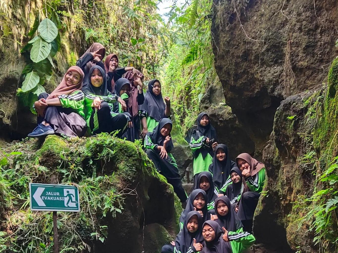 Lintas Alam Kali Kembangan