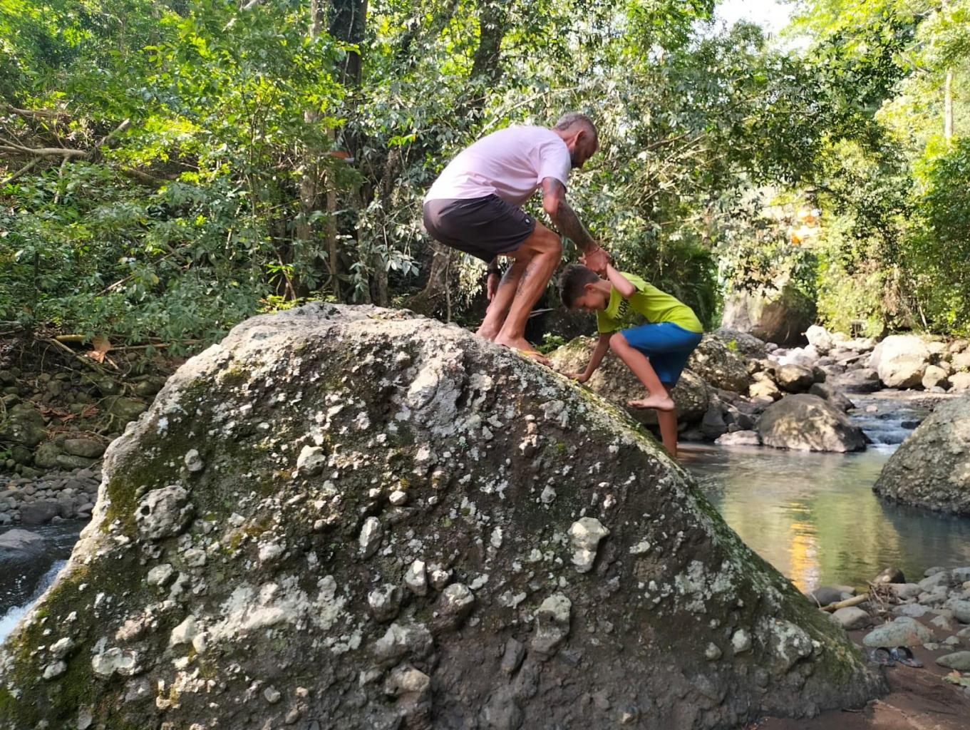Wisata Tracking