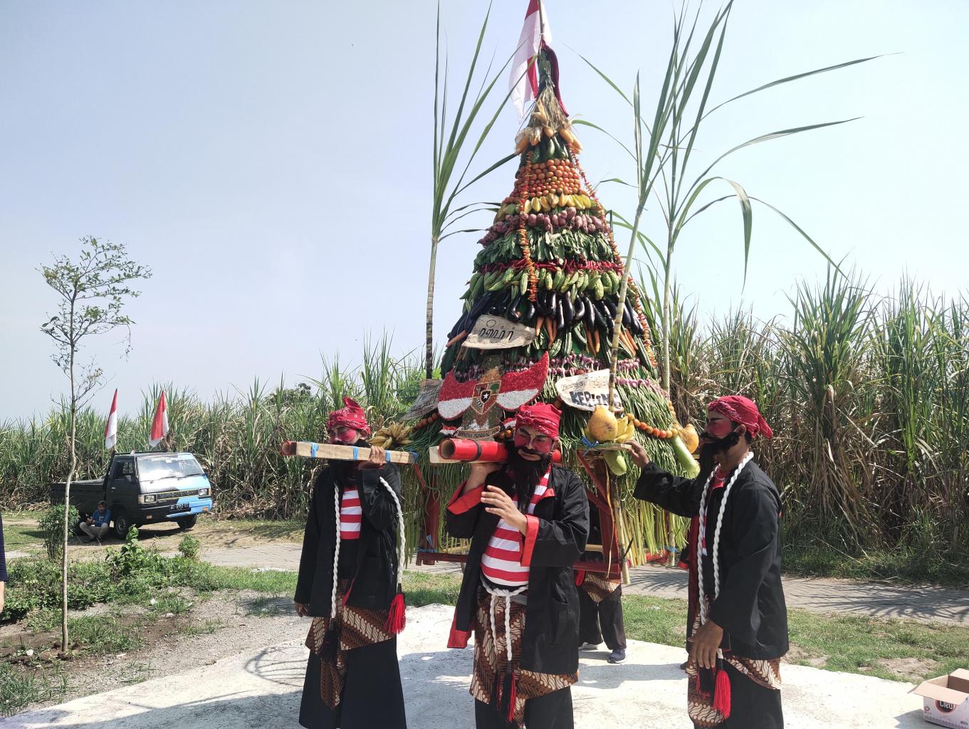 Tumpeng Hasil Bumi