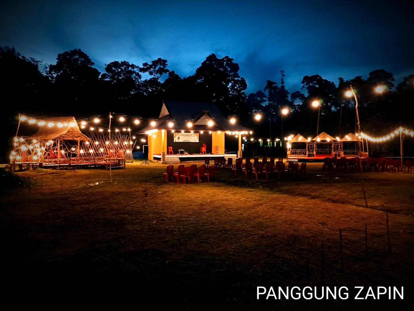 Gedung Pementasan Budaya Desa Meskom