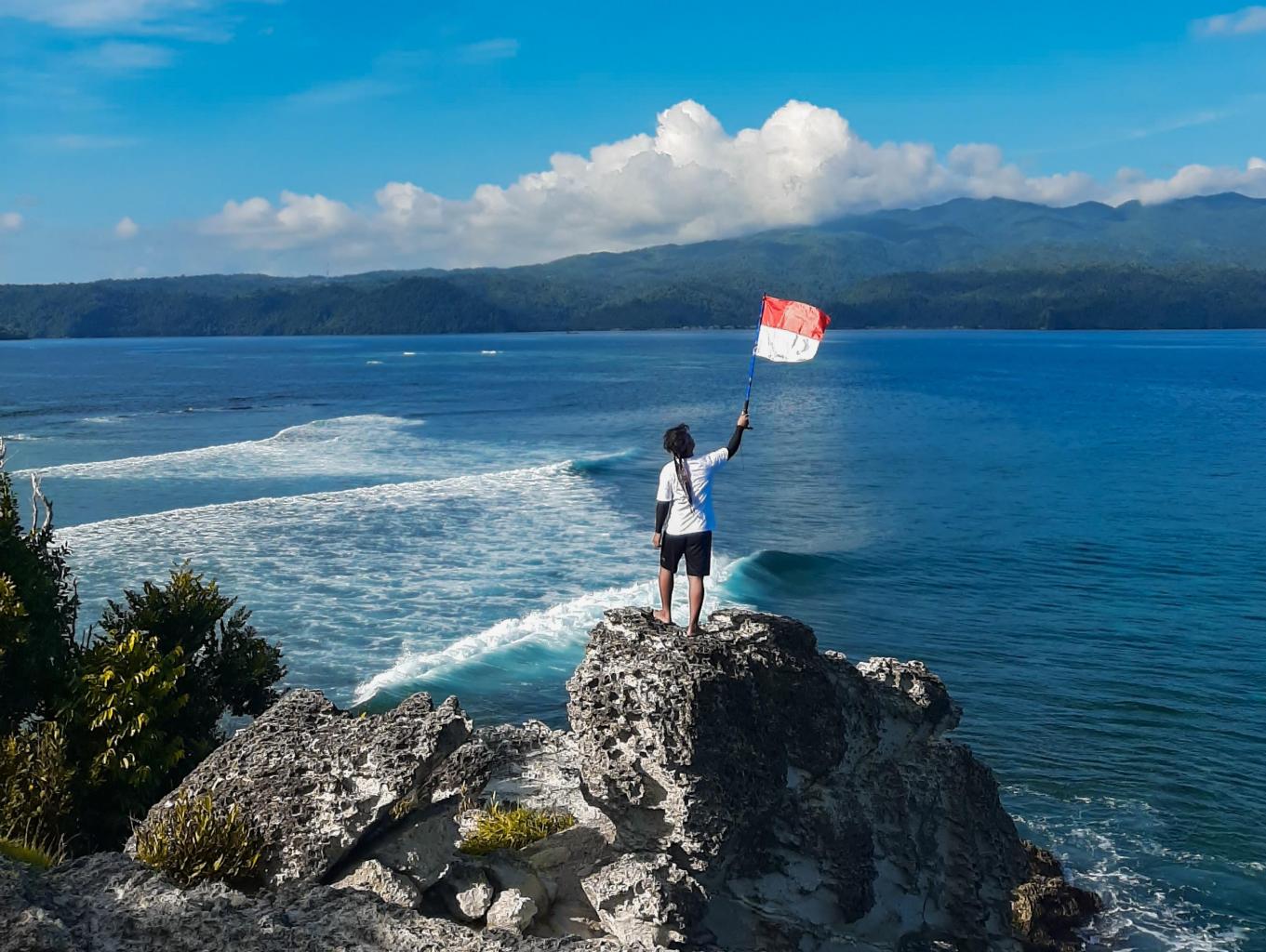 Wisata white stone (Batu putih Enggahai)