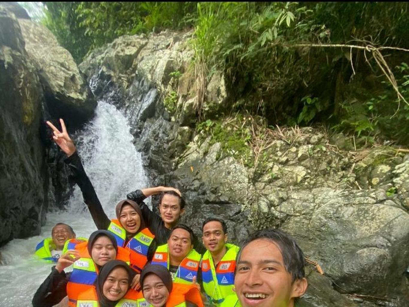 Wisata Alam Bermain Air