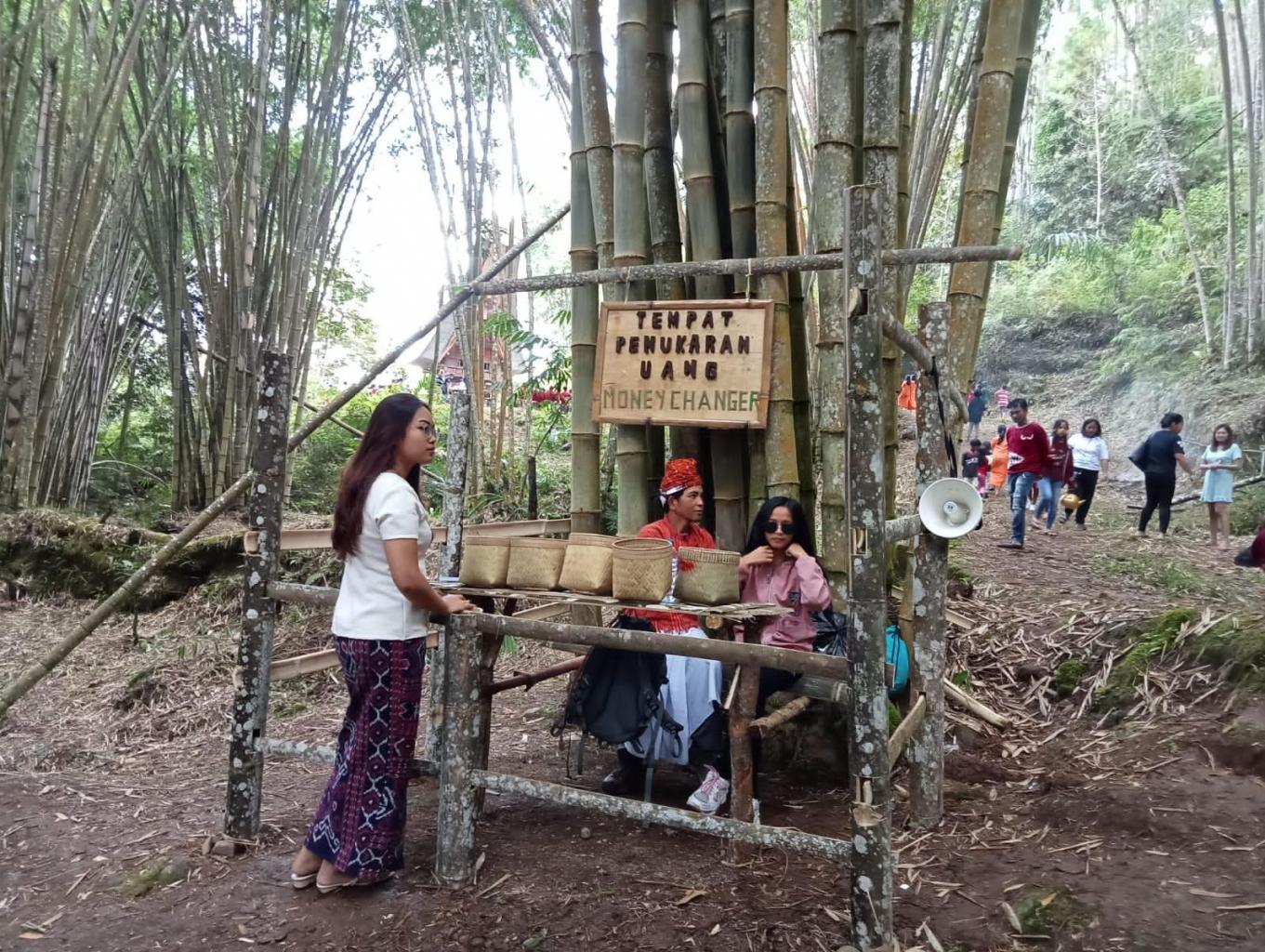 Pasar Bambu Batu Sitodon Dusun Garu'ga