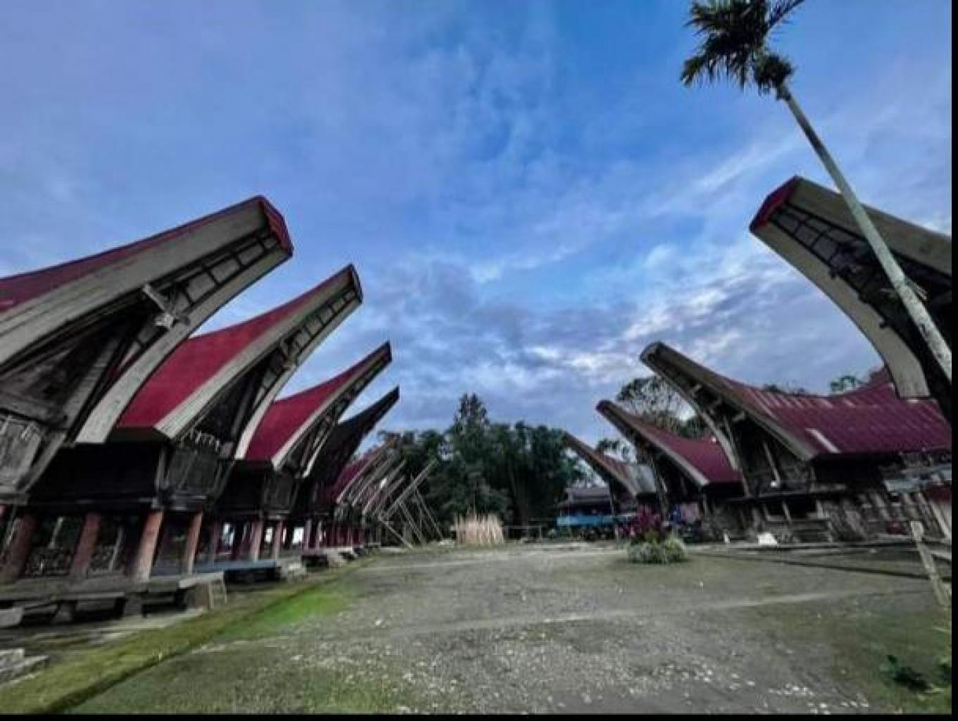 Wisata Budaya Tongkonan Pasang Lambe'