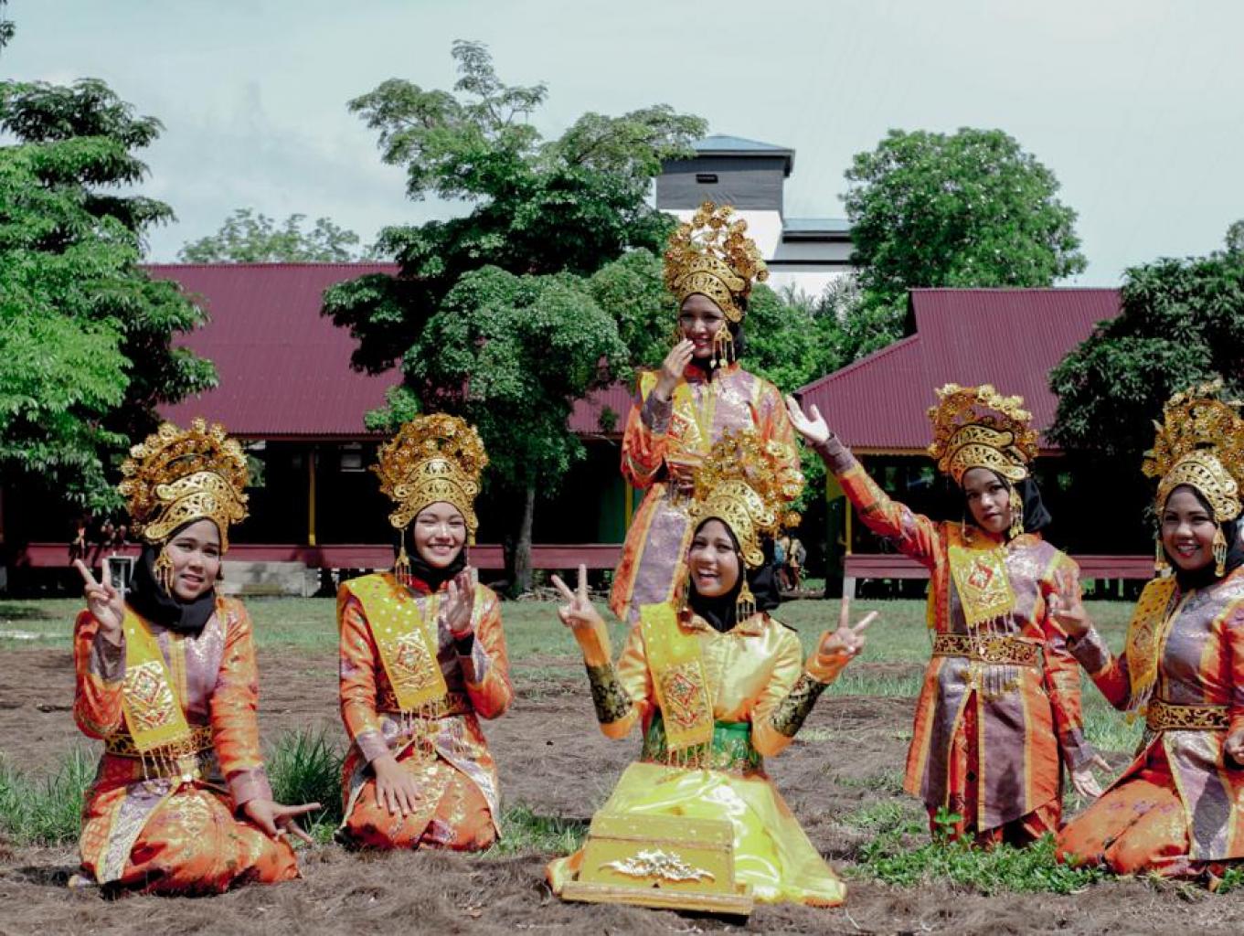 PENAMPILAN SENI DAN BUDAYA