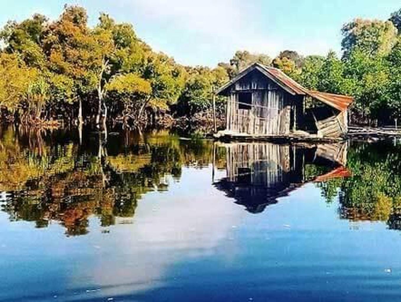 BERMALAM DI SUNGAI KERUMUTAN