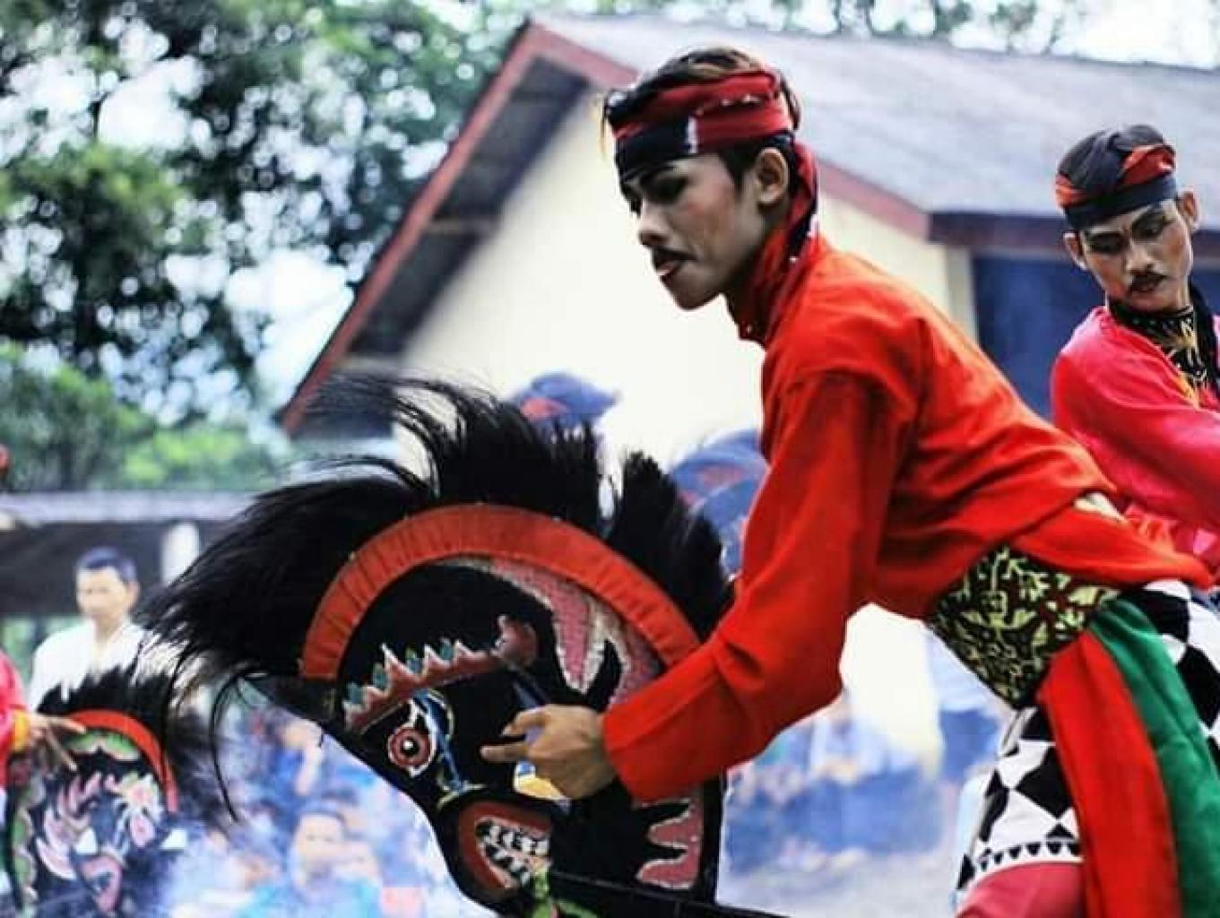 Tari ebleg