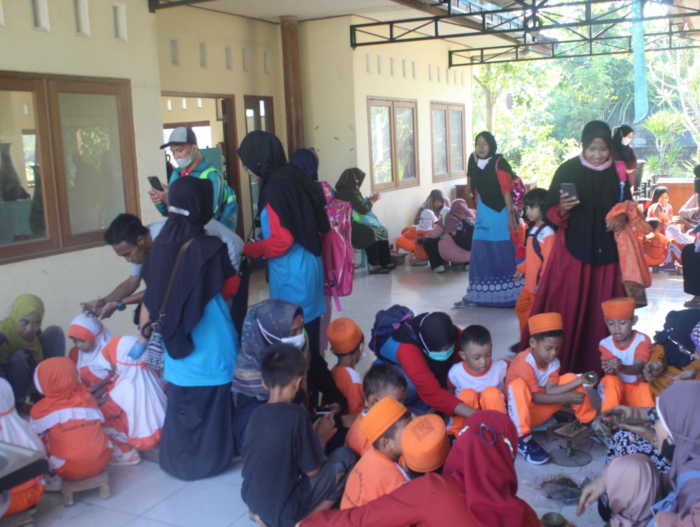 Daya tarik atraksi wisata buatan wisata edukasi Pottery lesson