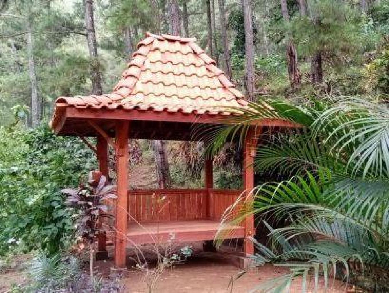 Saung Di Objek wisata
