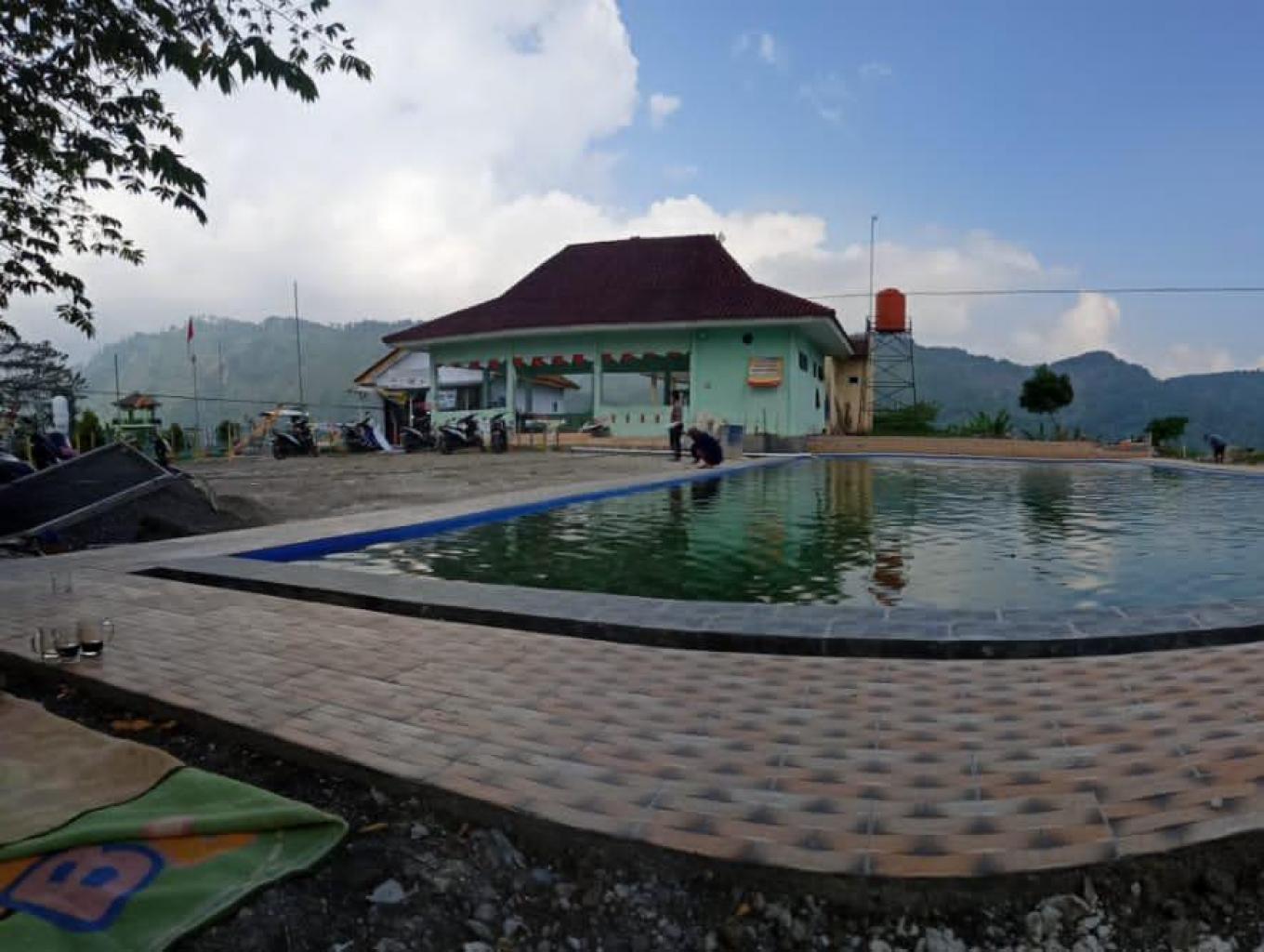 Kolam Renang Arca Tirta