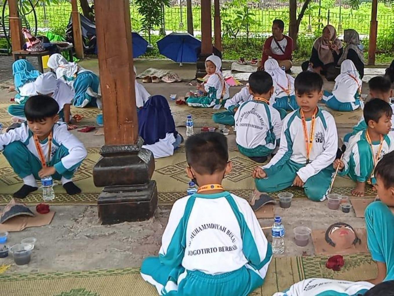 Paket Outing class Mewarnai Topeng