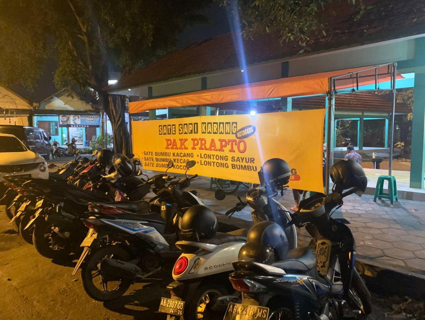 Aneka Kuliner Lapangan Karang