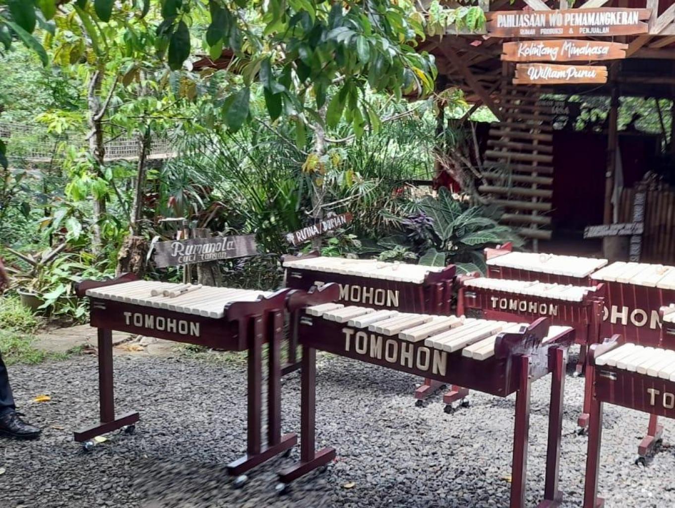 Ansambel Musik Kolintang Kayu (AMKK) Minahasa 