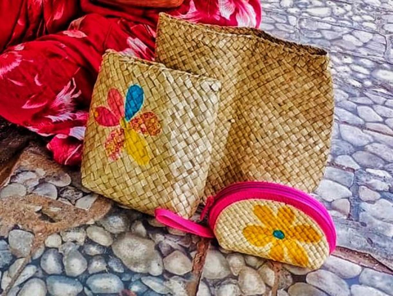 Kerajinan Tangan Anyaman Bambu