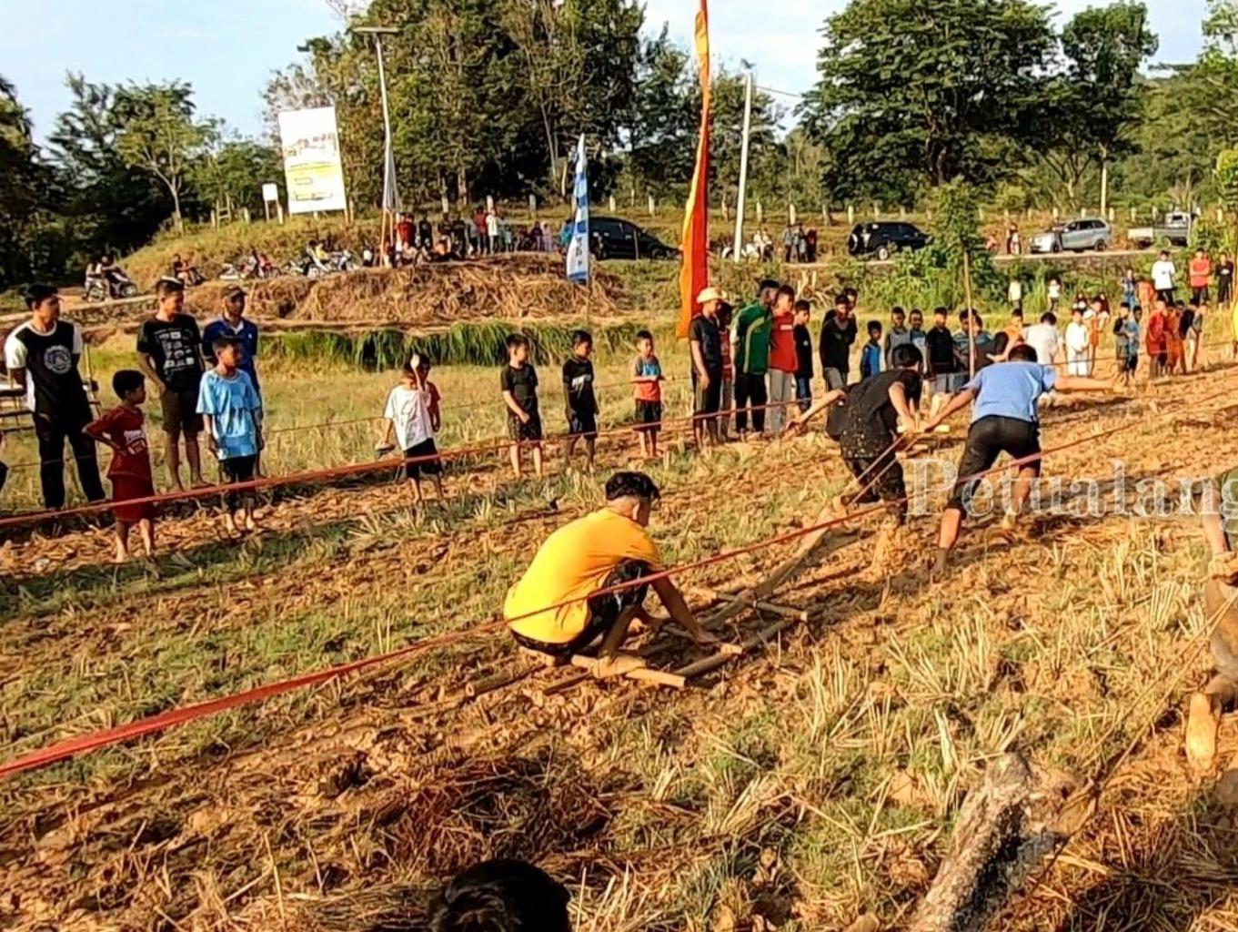 Pacu Kobou-kobou permainan khas Anak nagari Sijunjung