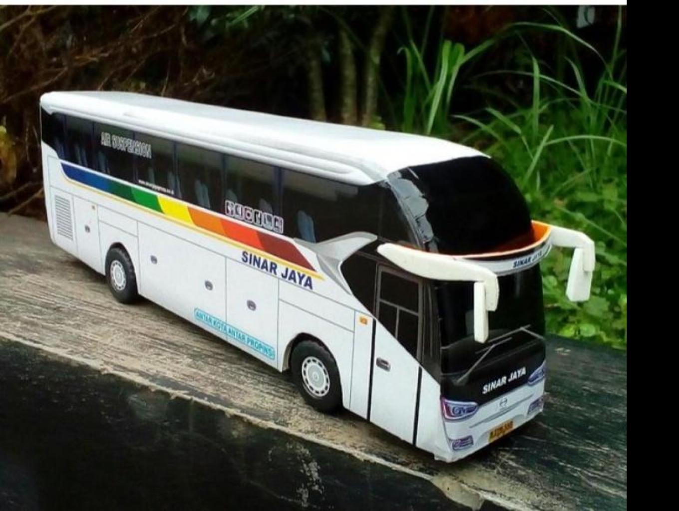 Mainan mobil-mobilan anak