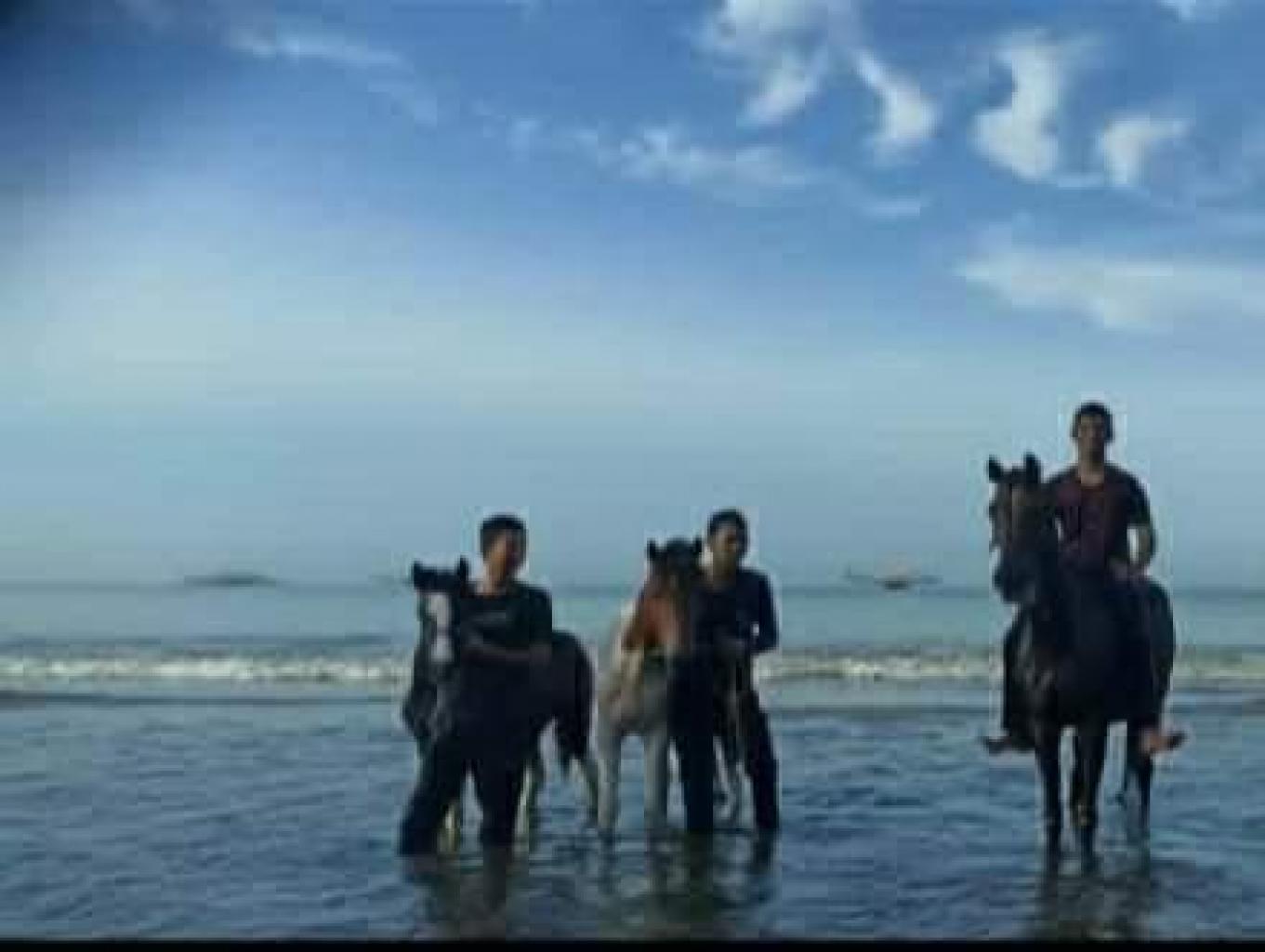 Atraksi berkuda dipantai