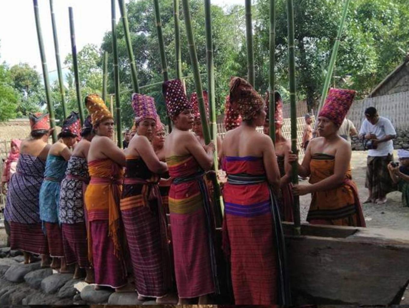 Maulid Adat Desa Wisata Karang Bajo