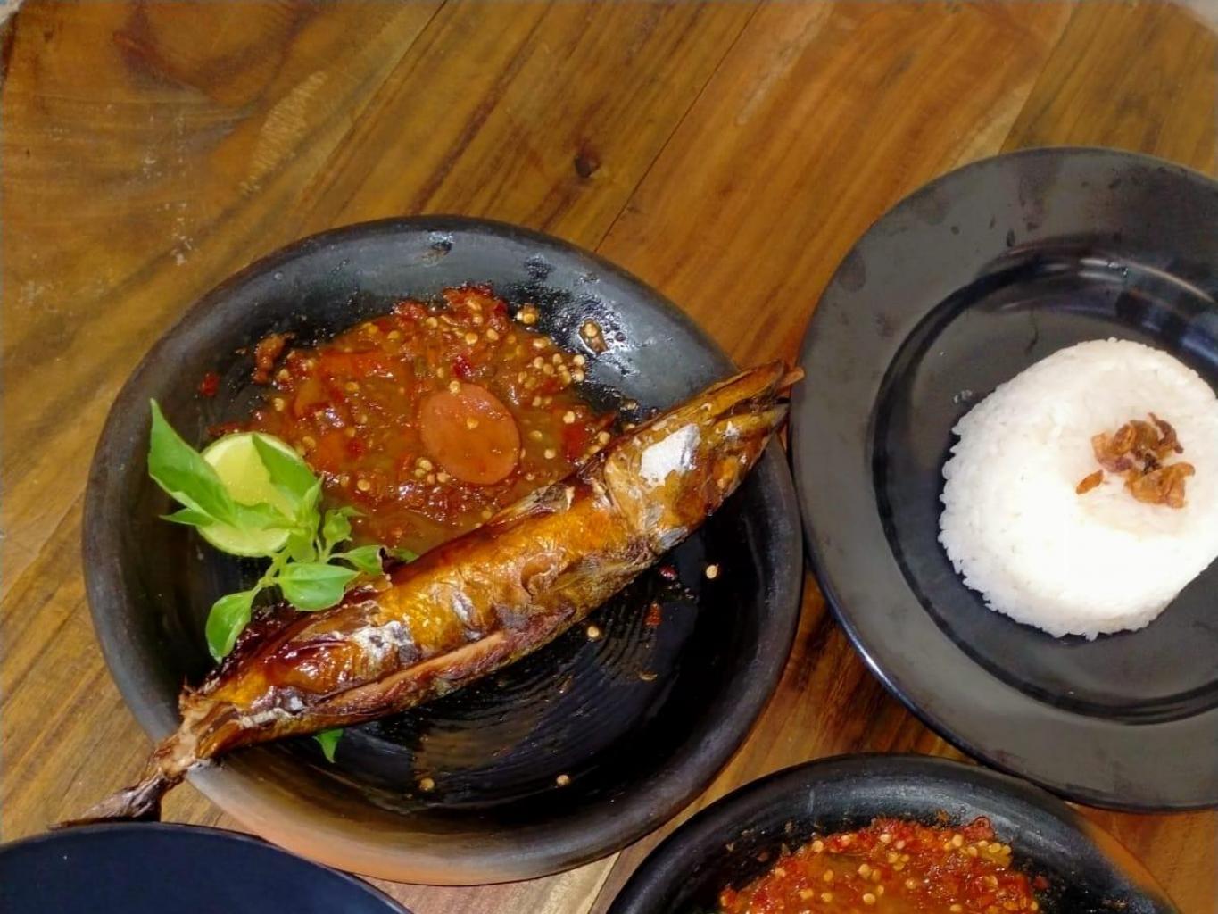 Ikan Asap Sambal Trasi