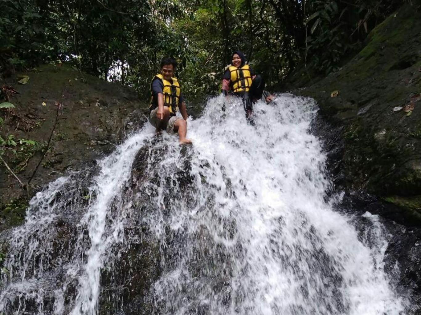Trakking Air Terjun Lantai 4