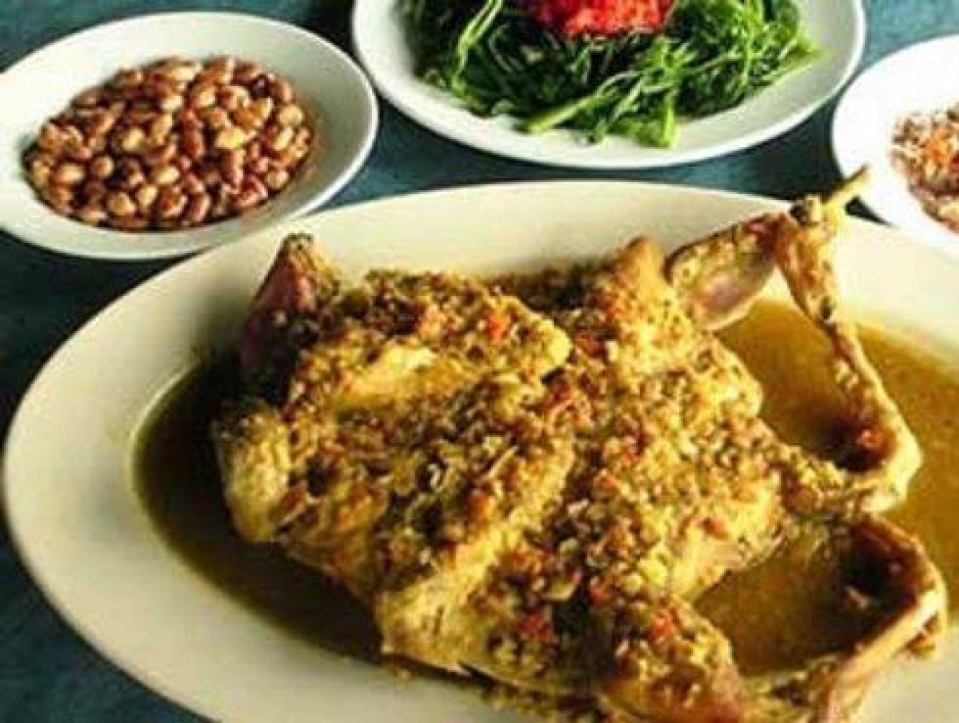 AYAM BETUTU MANISTUTU
