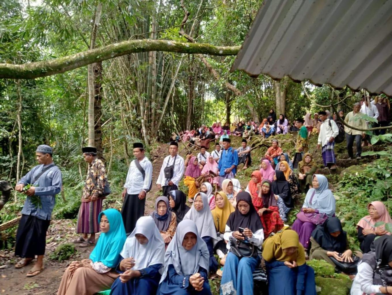 Khaul kasepuhan desa di Petilasan SUNAN GESENG CANGKRING