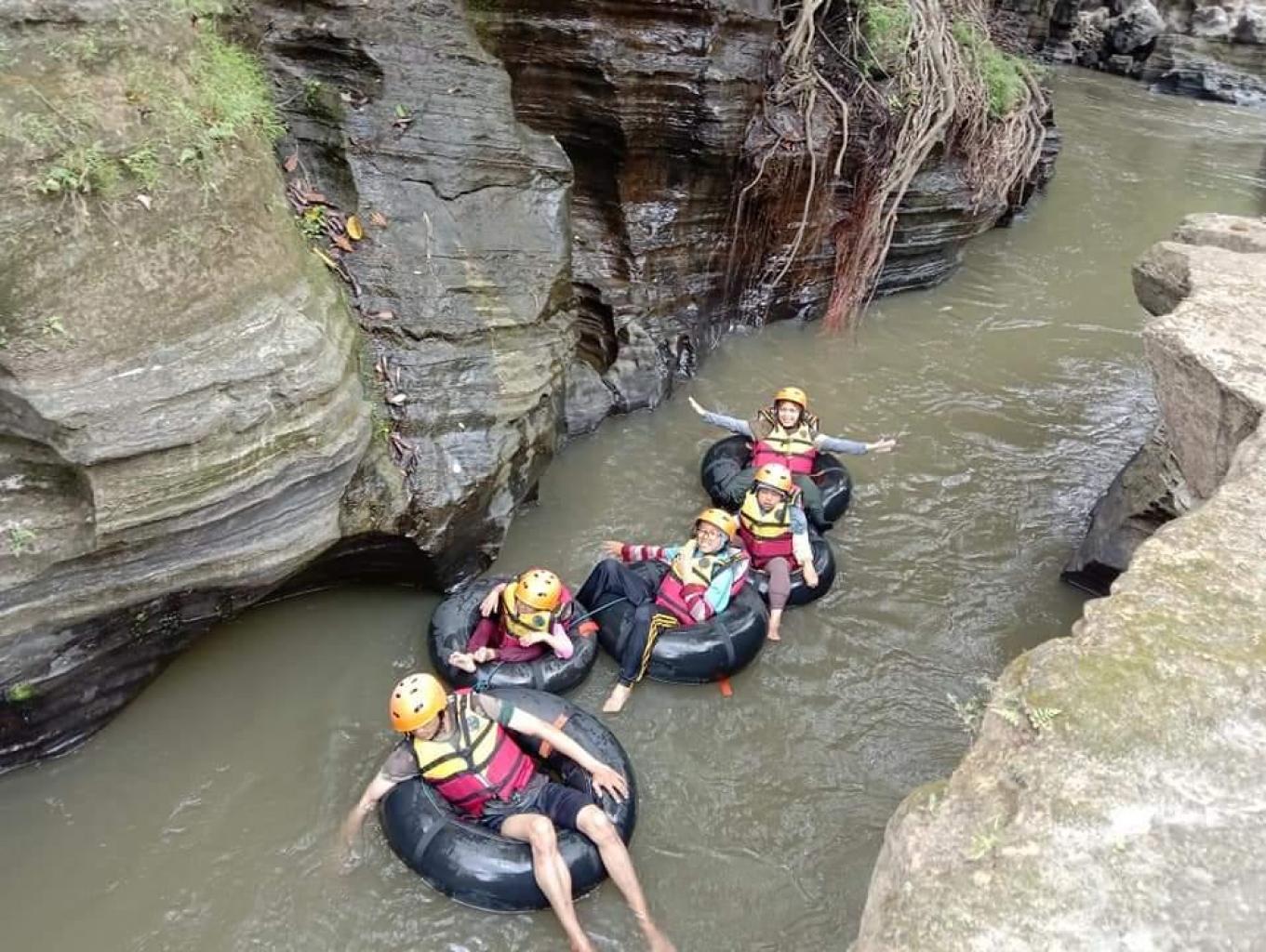 Paket River Tubing Sungai Purba