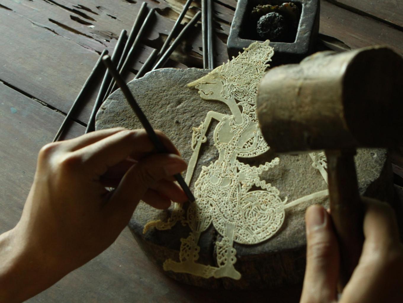 Memahat Wayang