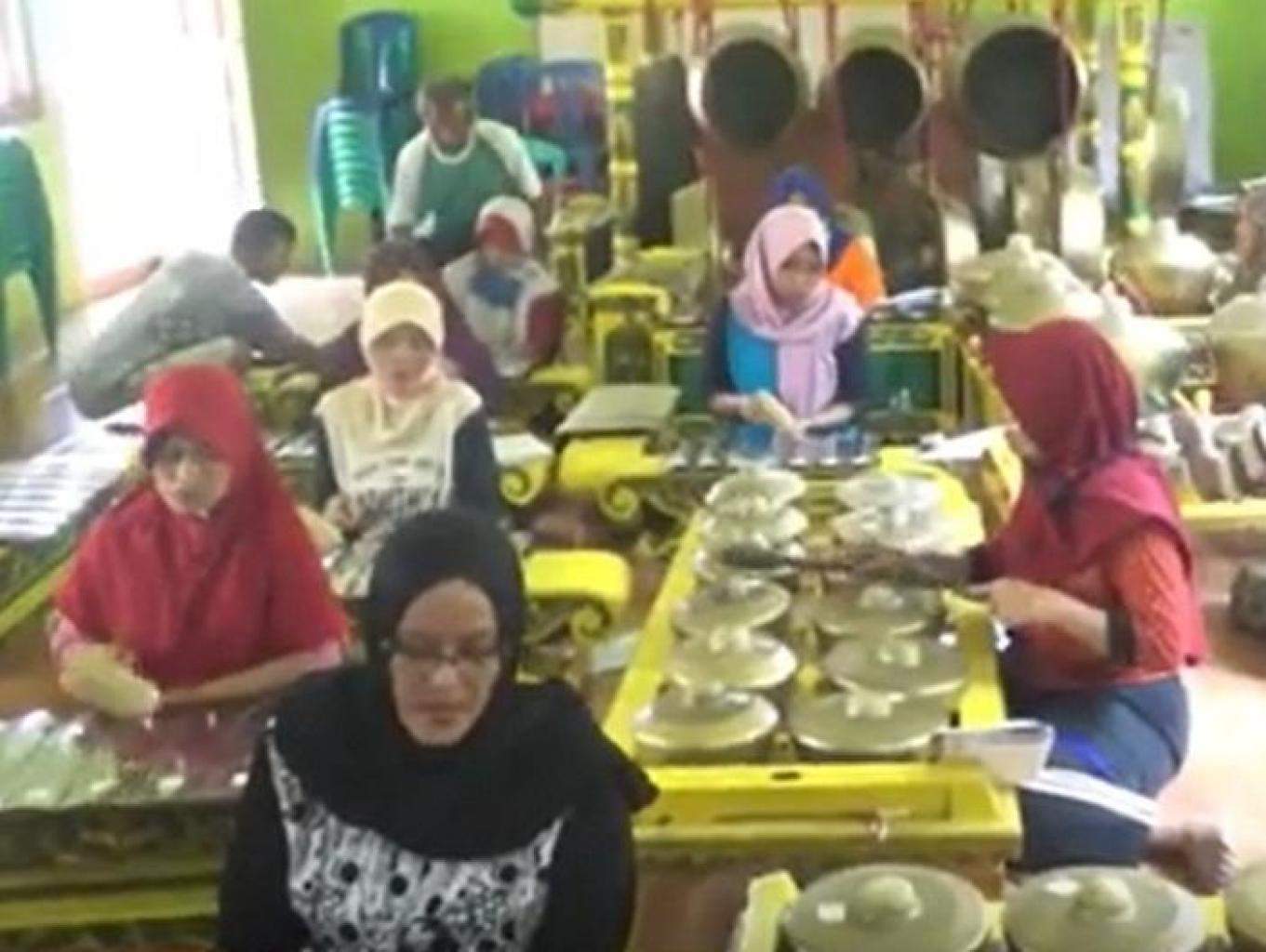 Belajar Nabuh Gamelan