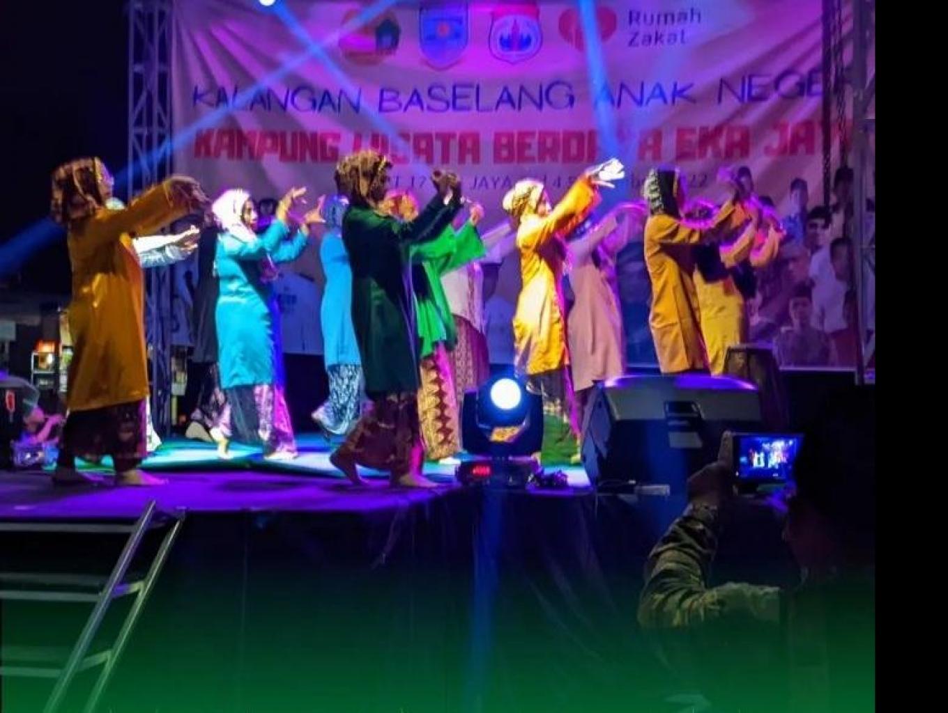 PAGELARAN SENI