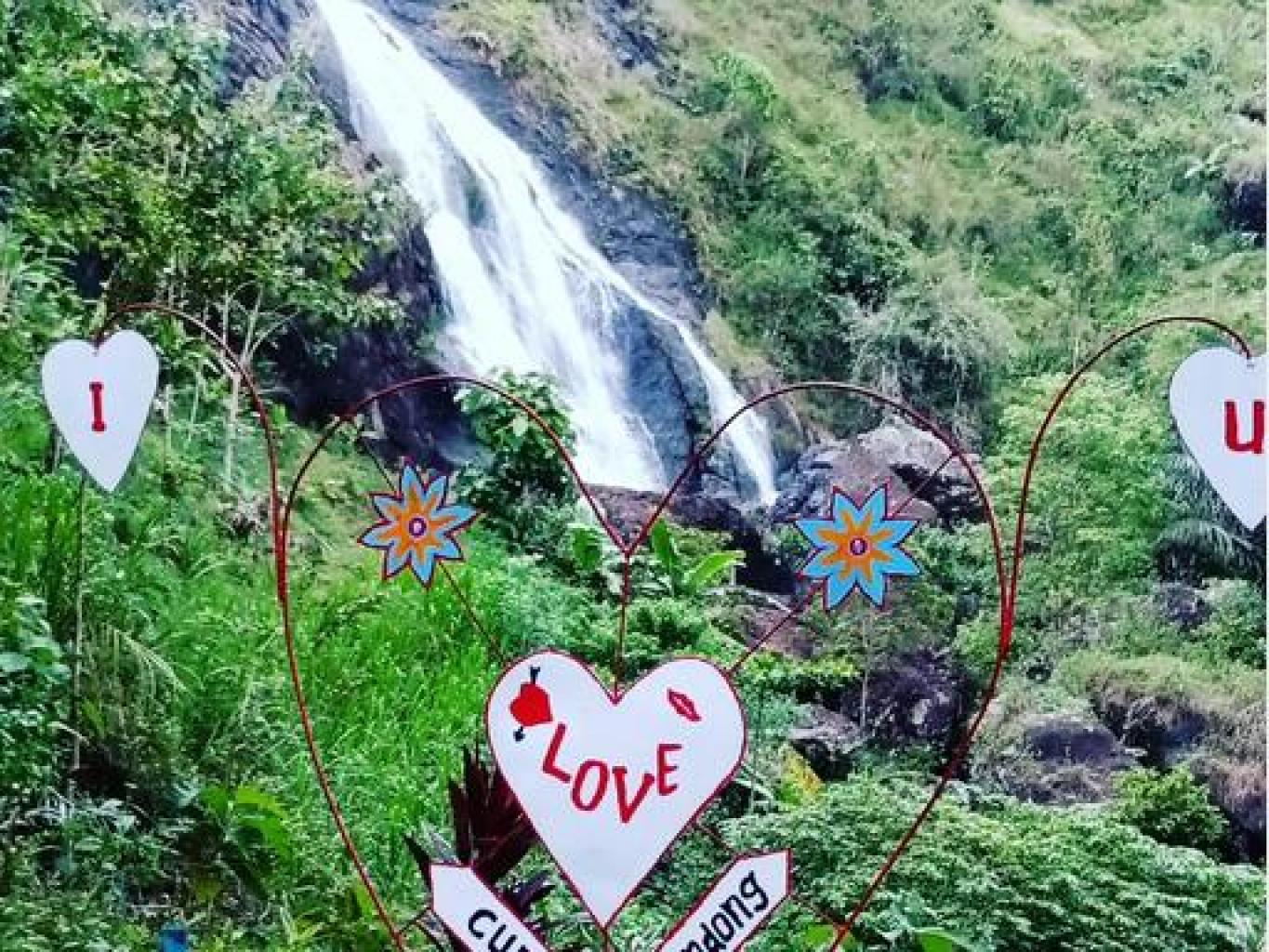 Spot Selfi Di Objek Wisata Curug Kedondong