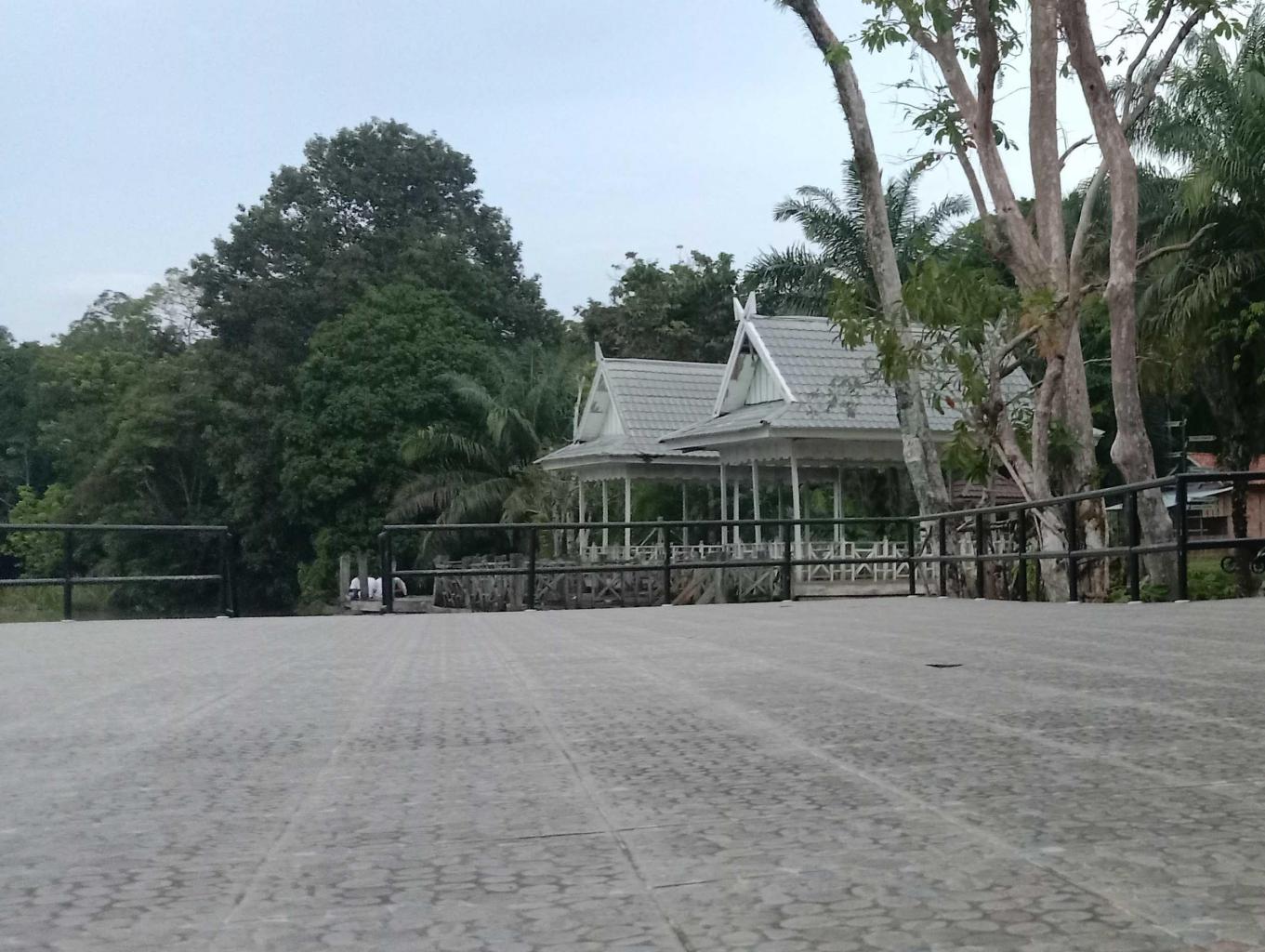 Dermaga Sigombak