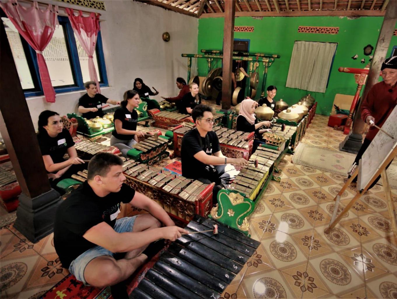 Belajar Gamelan