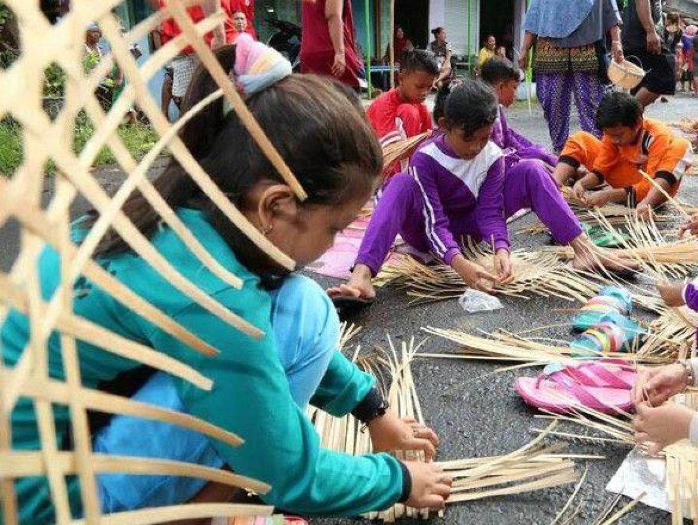 PAKET EDUWISATA KERAJINAN MEDIUM