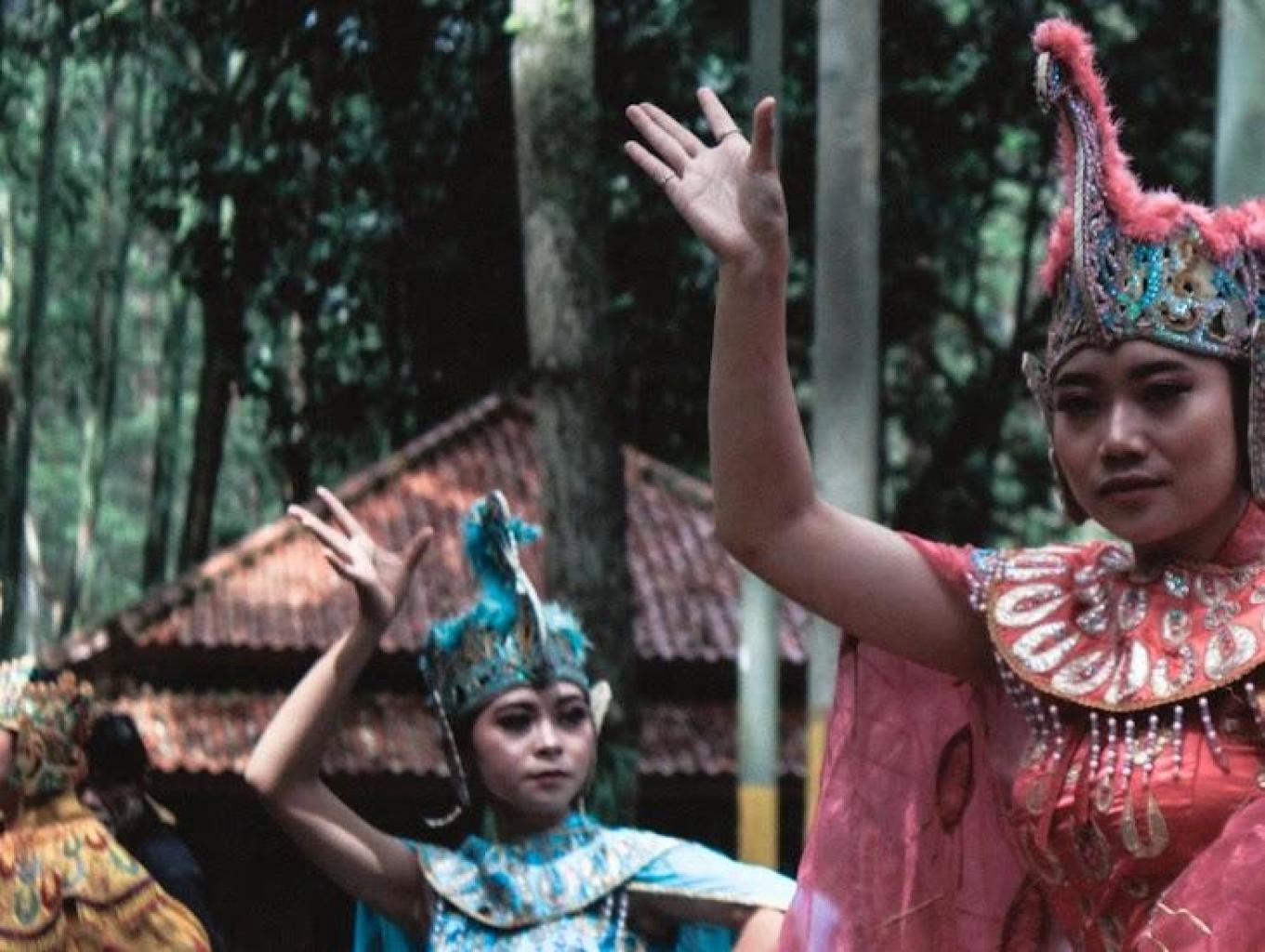 Upacara Adat Penyambutan Tamu