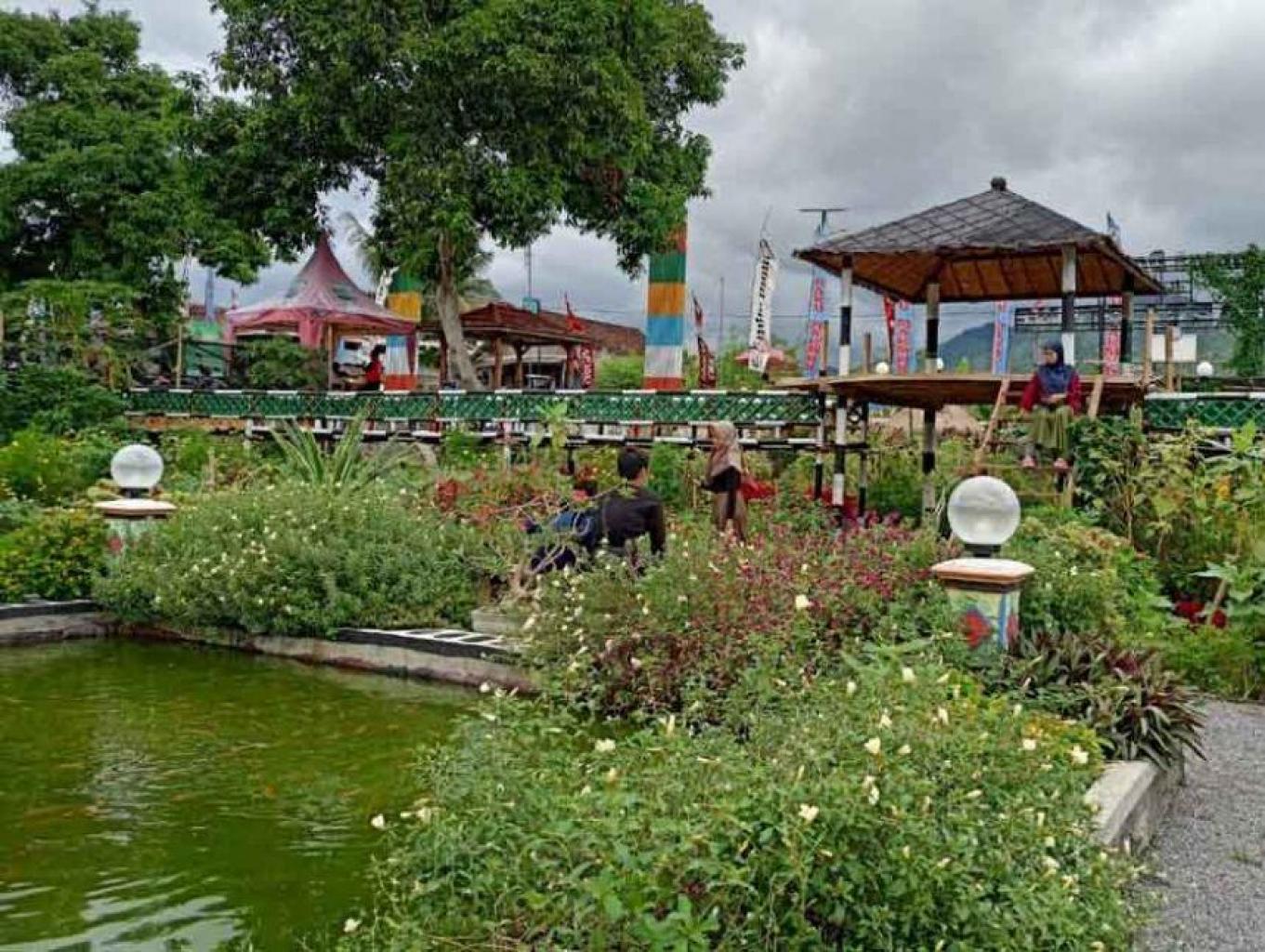 Taman Wisata Sumorobangun Flowers