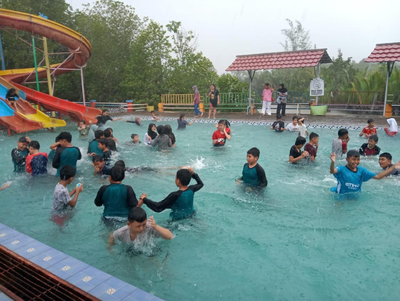 Kolam Renang & Waterboom