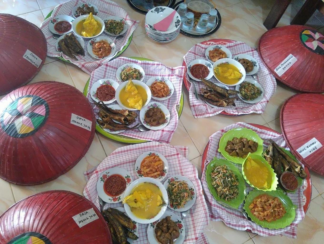 Makan Bedulang