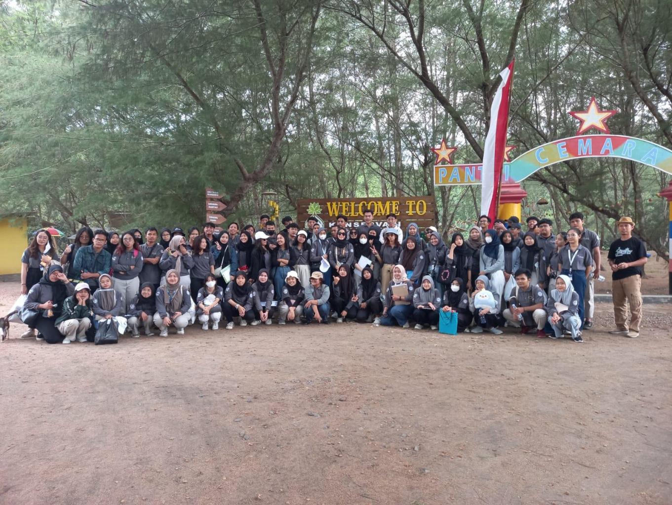 Ekowisata Bahari Desa Wisata Wringinputih; Penanaman Mangrove dan Susur Teluk Pangpang