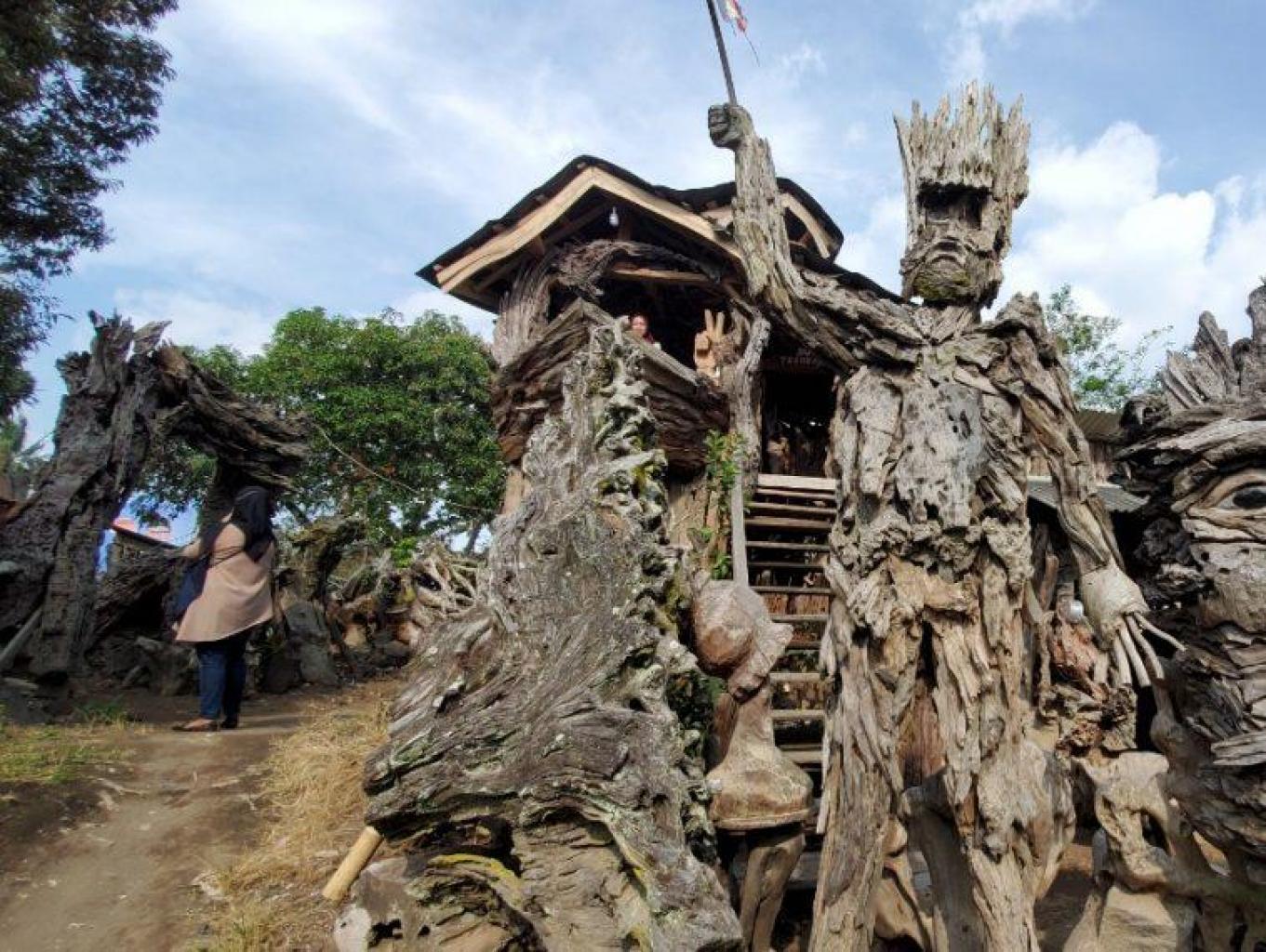 Rumah Akar Sidomulyo