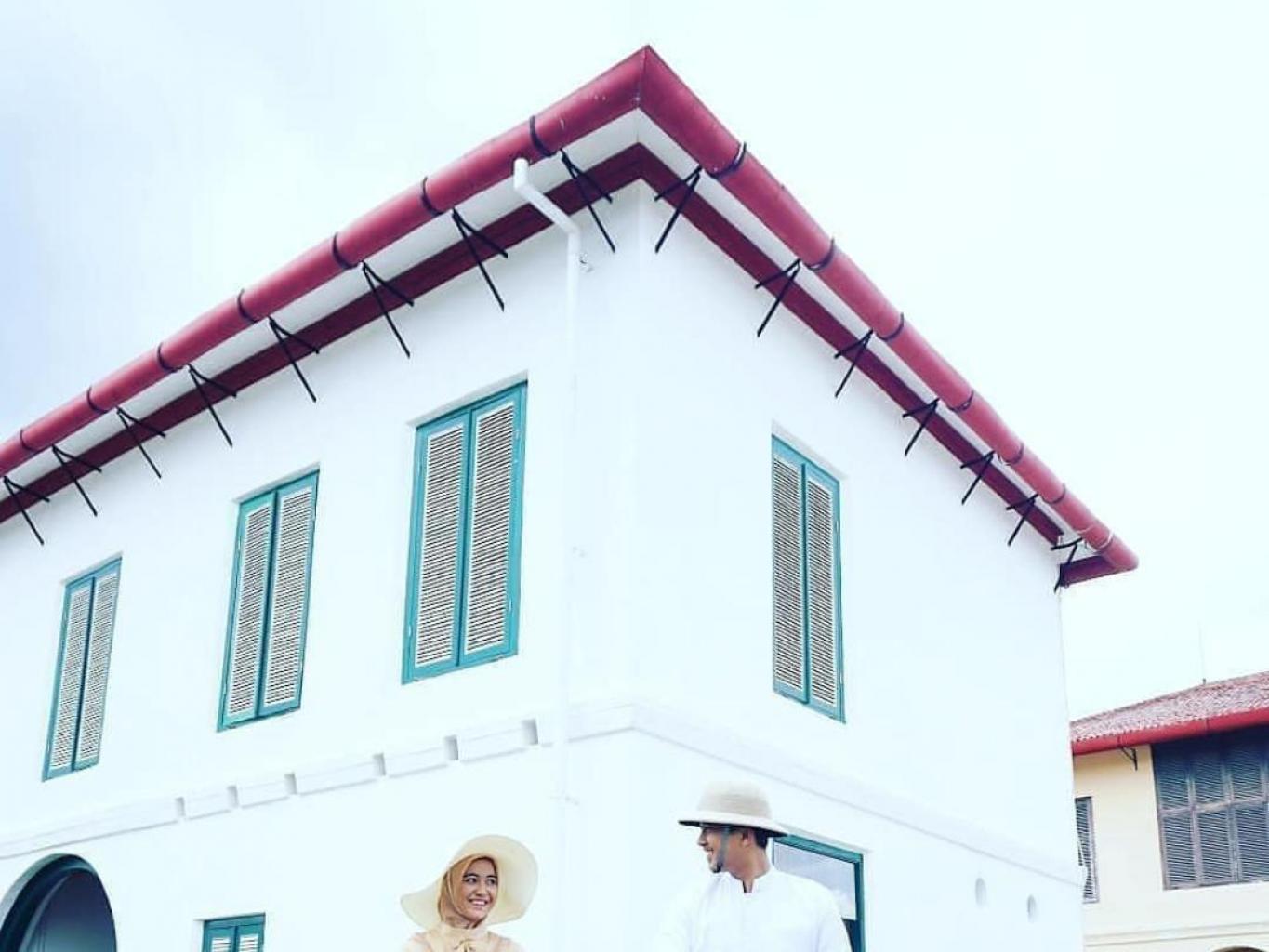 SINYO DAN NONI BELANDA